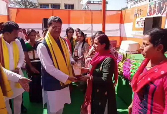 ‘Record numbers of self-help groups in Tripura making Women self-dependent’ : Tripura CM ‘Record numbers of self-help groups in Tripura making Women self-dependent’ : Tripura CM